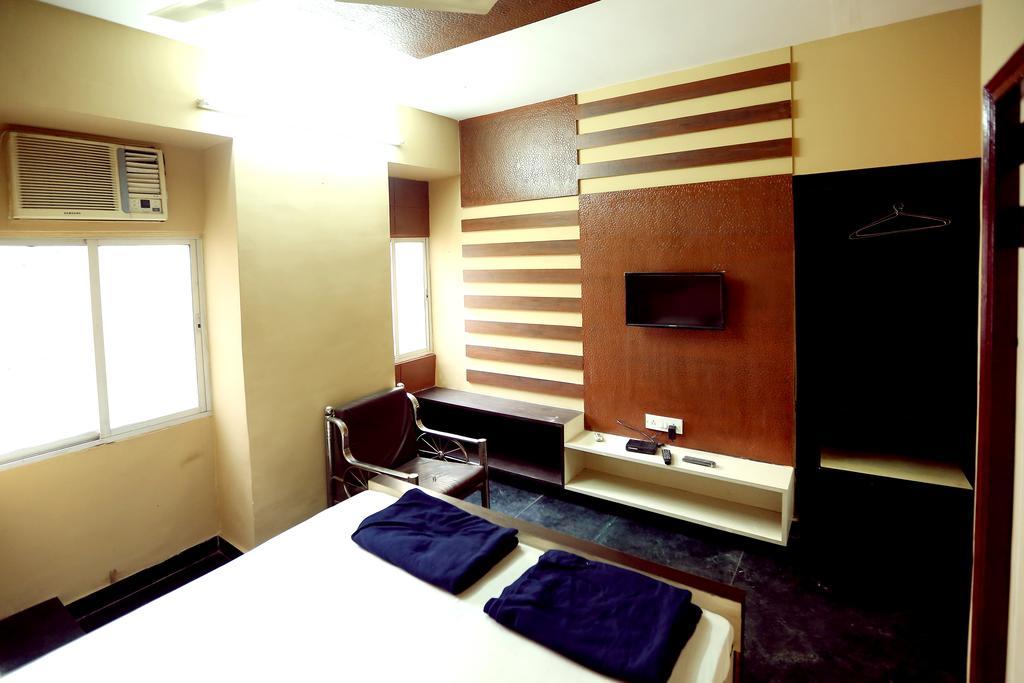 Central Guest House Калькутта Экстерьер фото