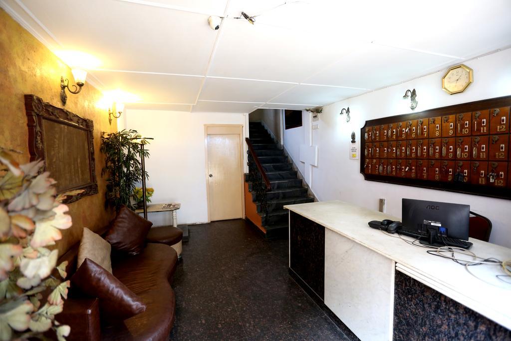 Central Guest House Калькутта Экстерьер фото