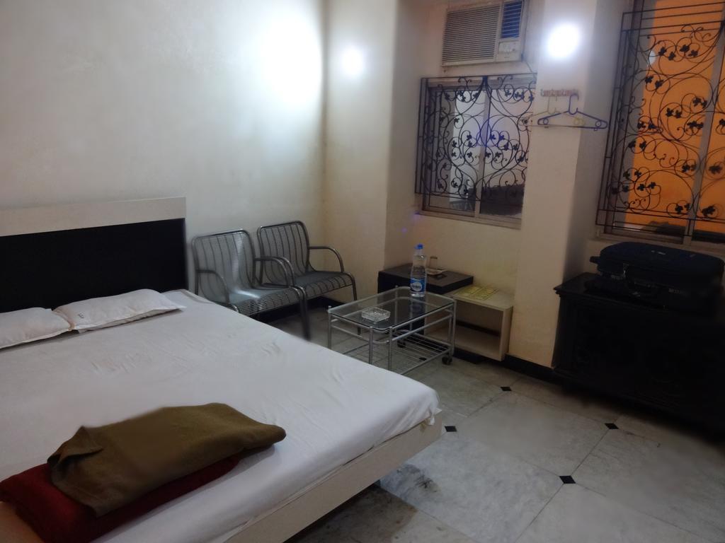 Central Guest House Калькутта Экстерьер фото